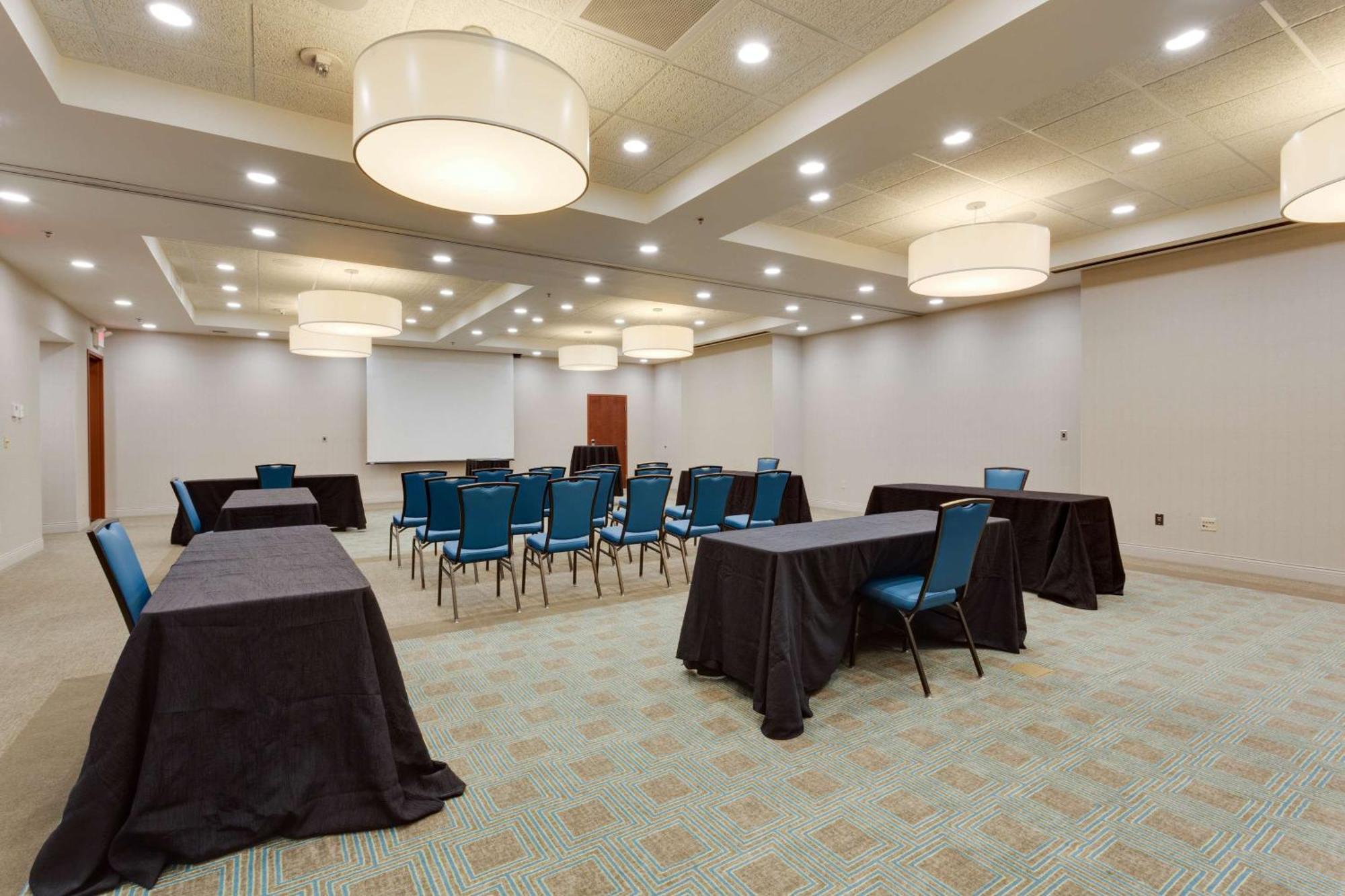 Drury Inn & Suites St. Louis Brentwood Bagian luar foto