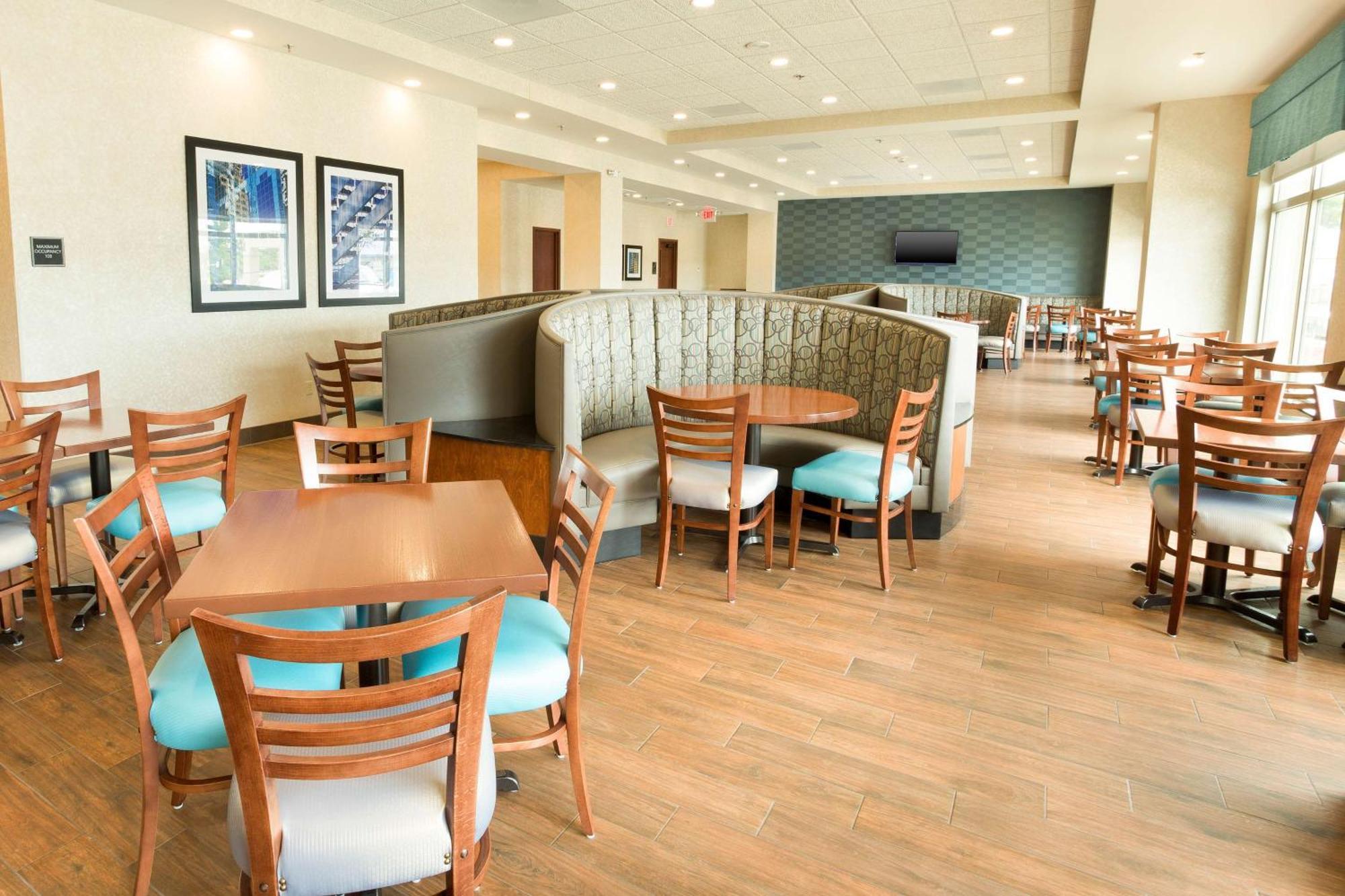 Drury Inn & Suites St. Louis Brentwood Bagian luar foto